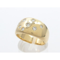 Goldring mit Diamanten