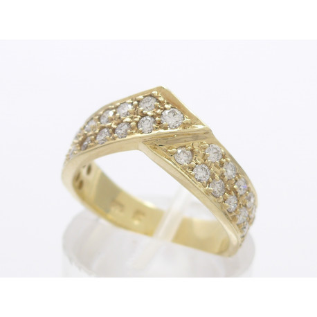 Goldring mit Diamanten