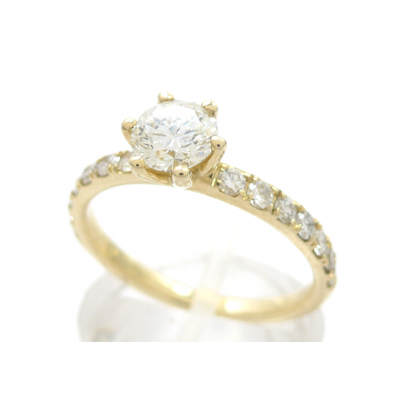 Goldring mit Diamanten
