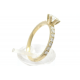 Goldring mit Diamanten